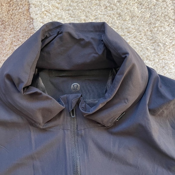 Lululemon Men’s Running Jacket – Black (Size M, EUC) - Picture 4 of 8